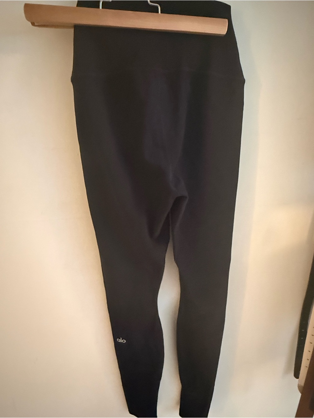 Alo High-Waist Airlift Leggings - like new - Picture 4 of 6
